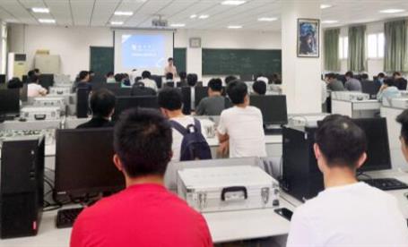 PG电子应邀参加成都信息工程大学2019年全国大学生电子设计竞赛赛前动员会